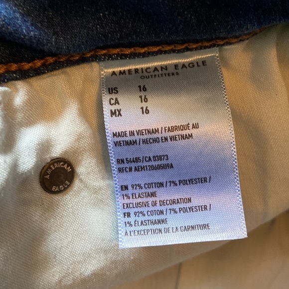 Shorts - Picture 3 of 3